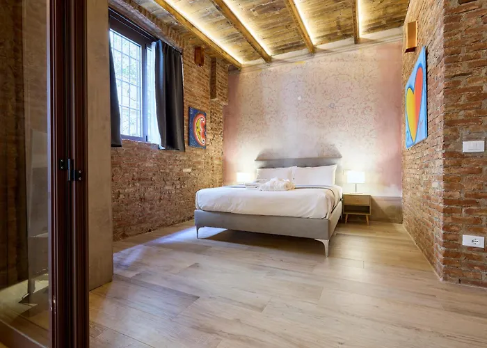 Daire Emme Loft I Red Moon - Chic Design Loft